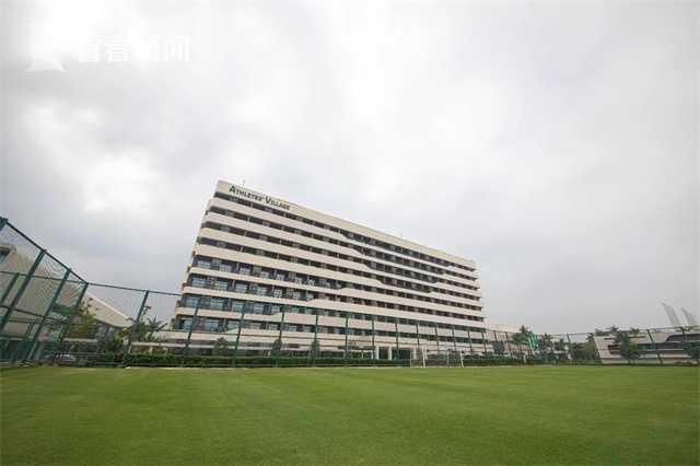 小妖精抬起臀嗯啊h车内